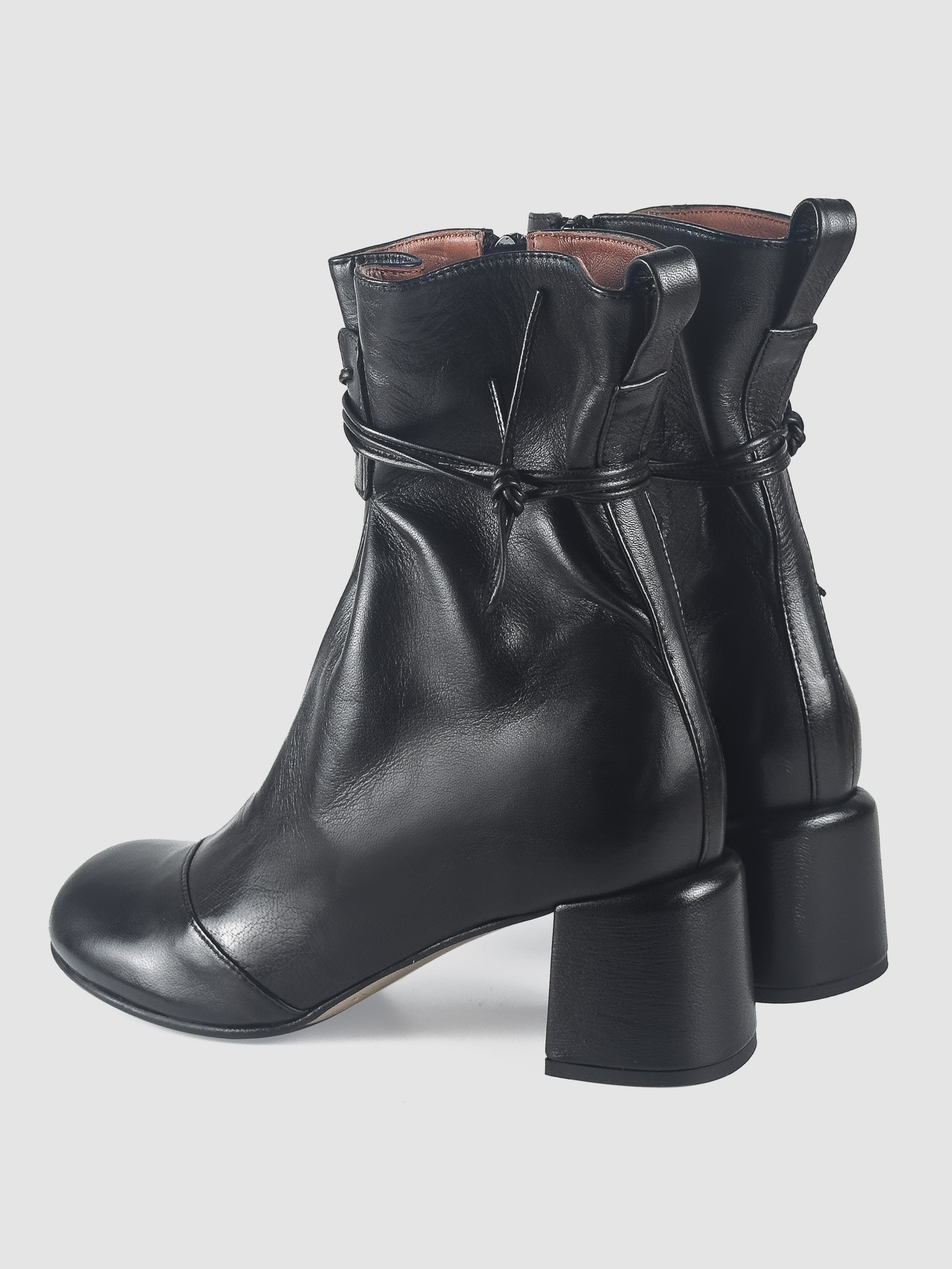 Lorena Paggi Nappa bottine cuir noir