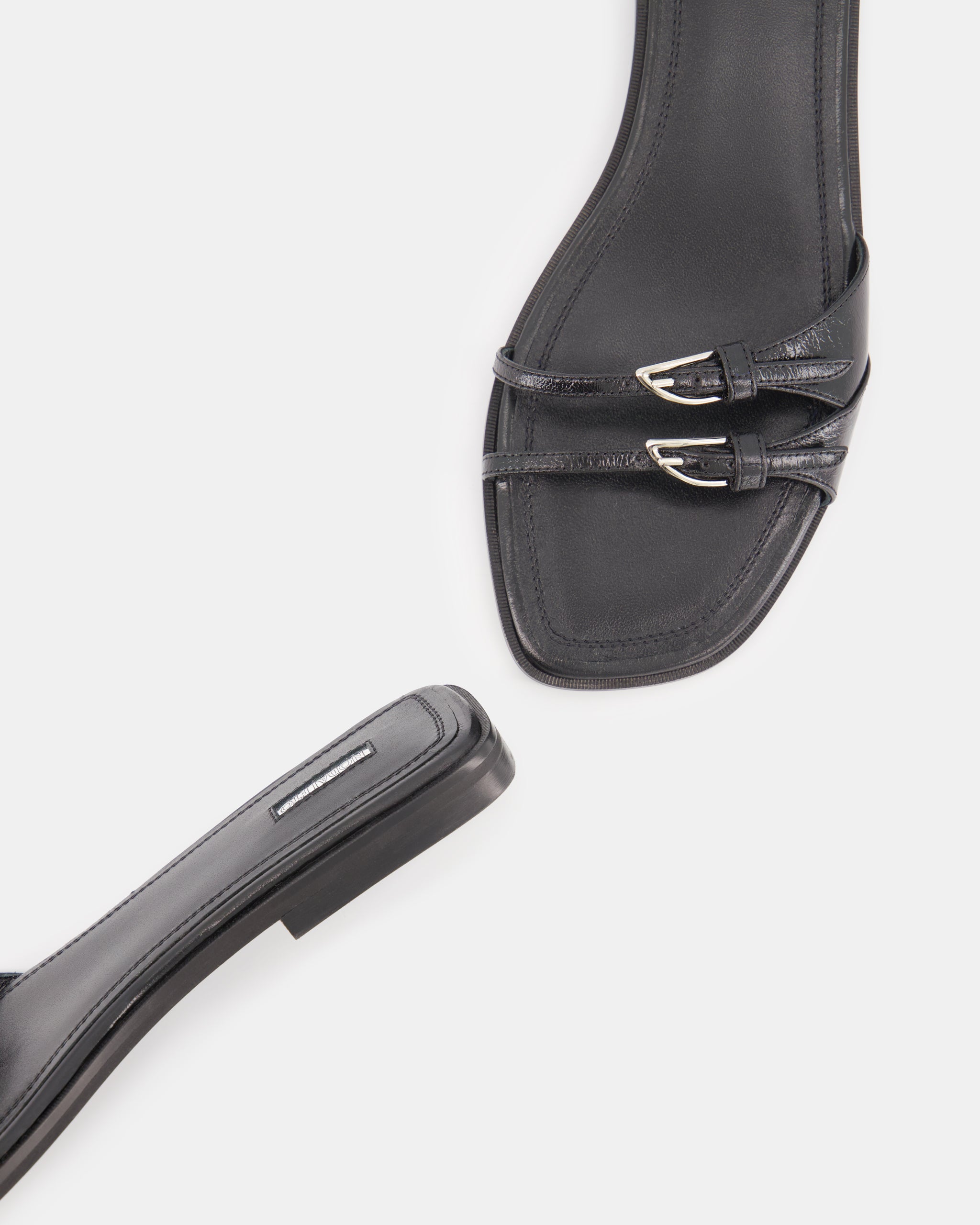 Nodaleto Nodstalgia Buckle 5 sandales noir plat