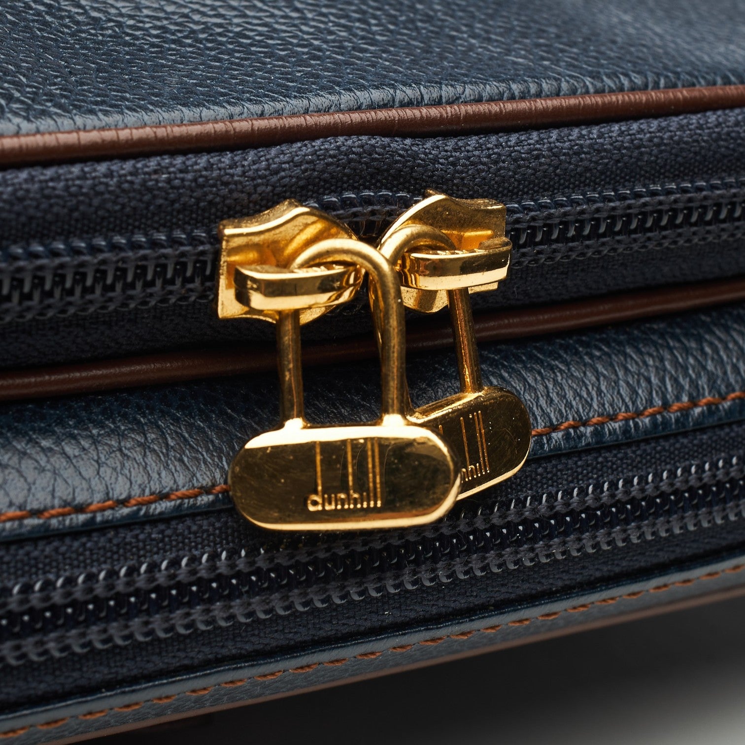 Dunhill trousse de toilette cuir grainé bleu marine