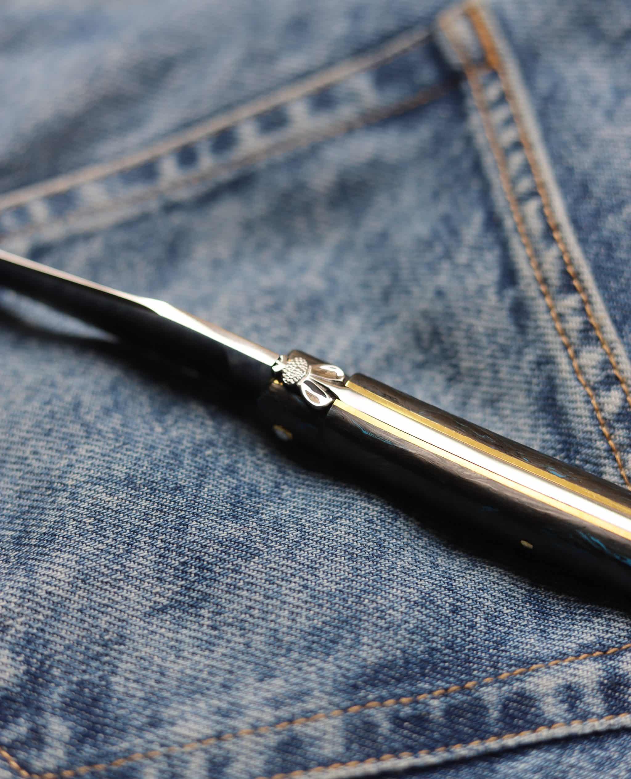Malfroid Laguiole couteau carbone bleu traditionnel