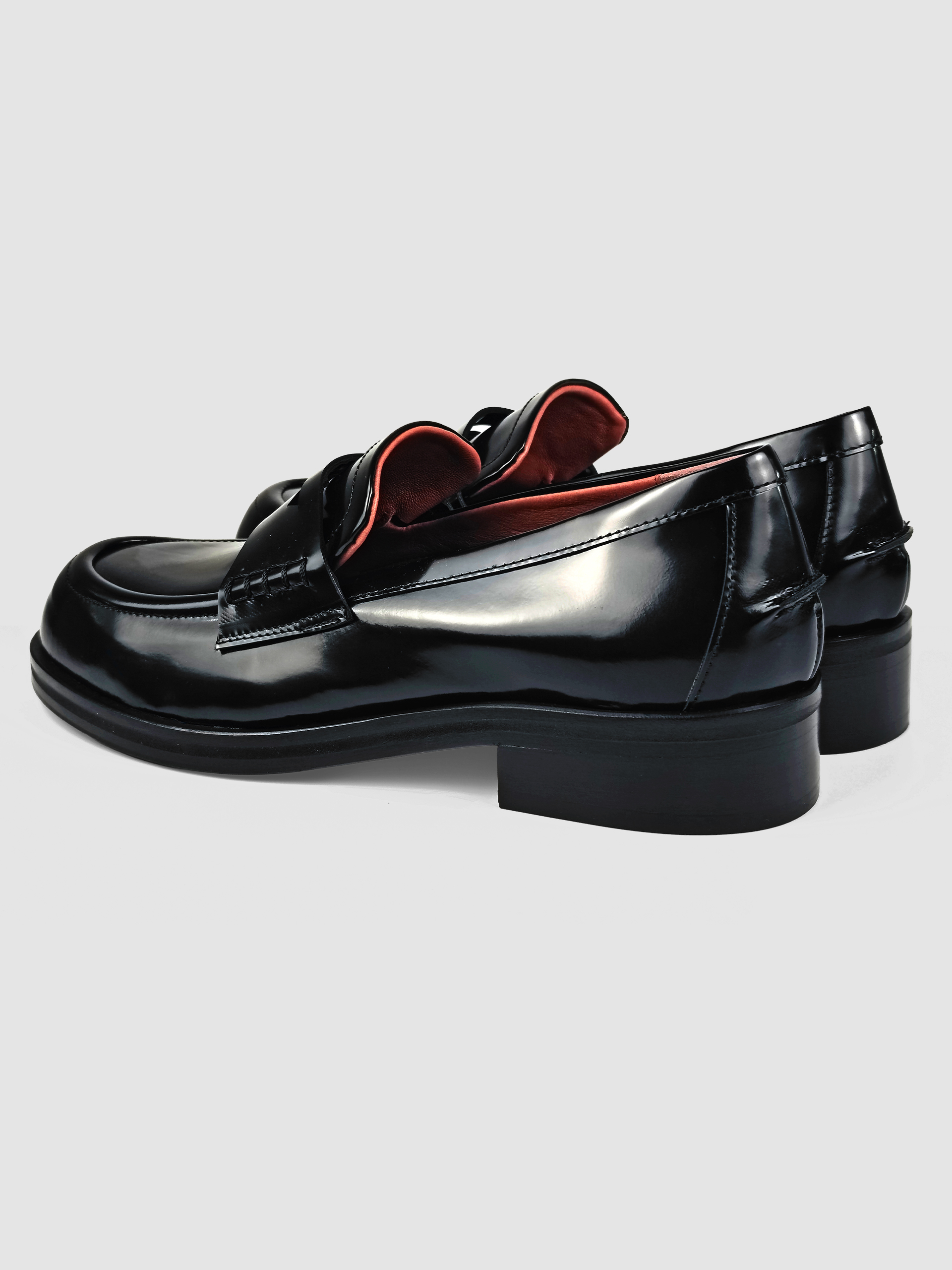 Lorena Paggi mocassins cuir abrasivé noir