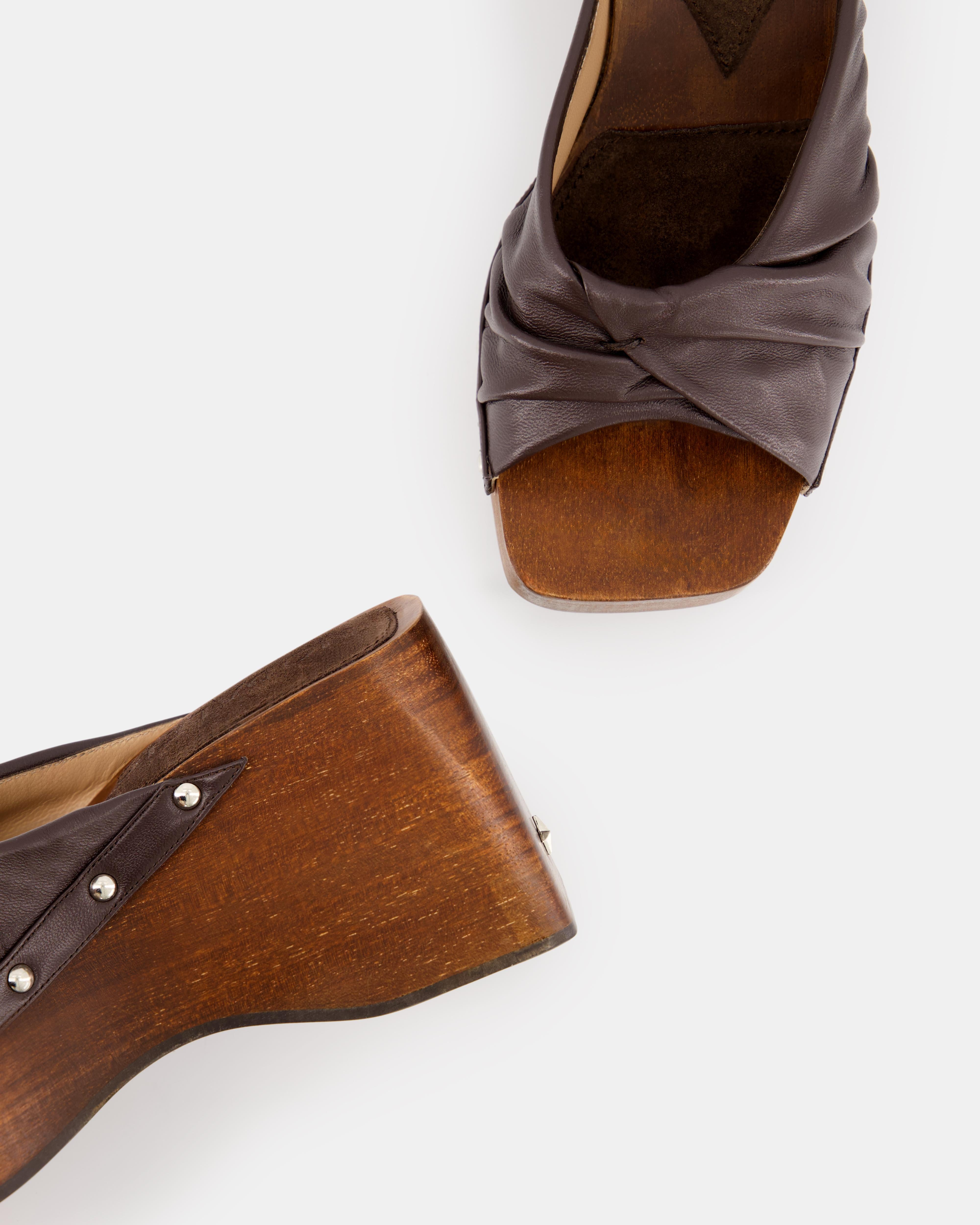 Nodaleto Bulla Mellow Wedge mules marron talon 8 cm