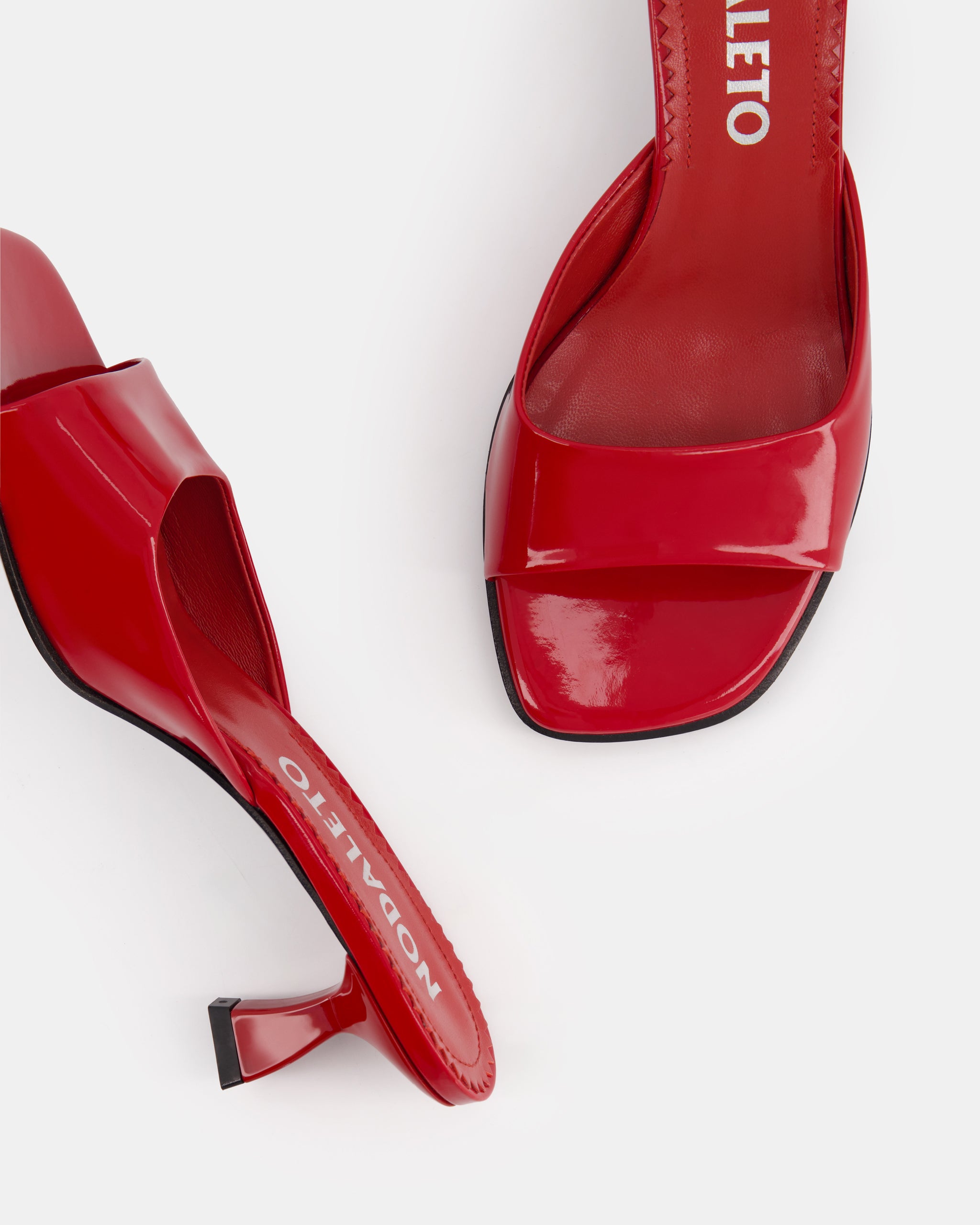 Nodaleto Dona Reese mules rouge verni talon 5 cm