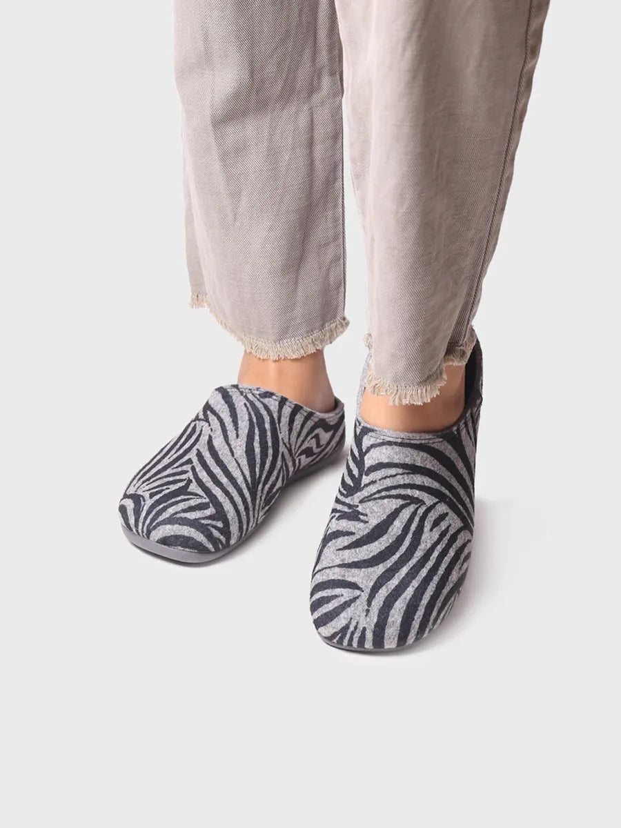 Toni Pons Maui-NM sabots chaussons feutre femme zèbre