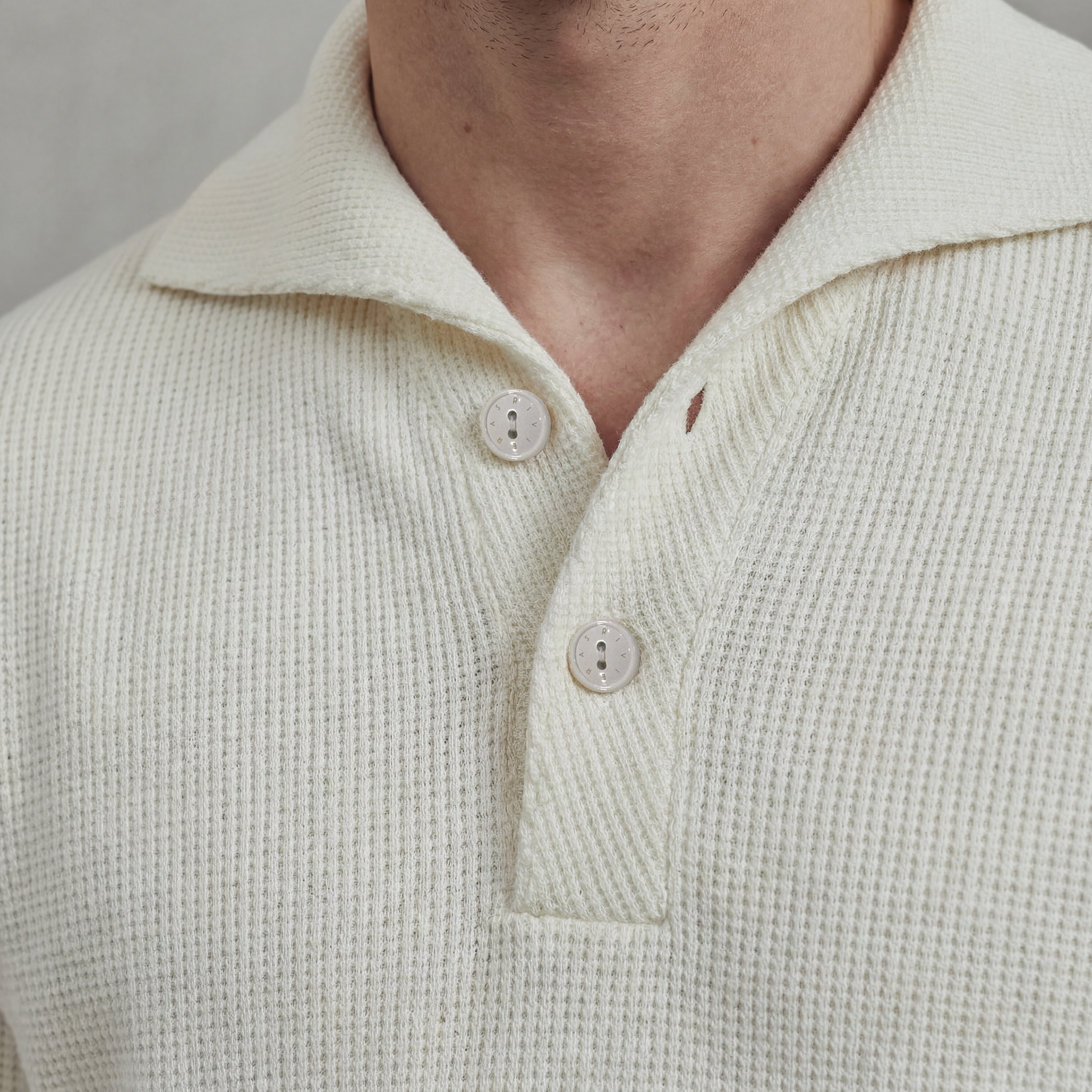 Rivieras Alderney sweatshirt boutonné écru nid d'abeille