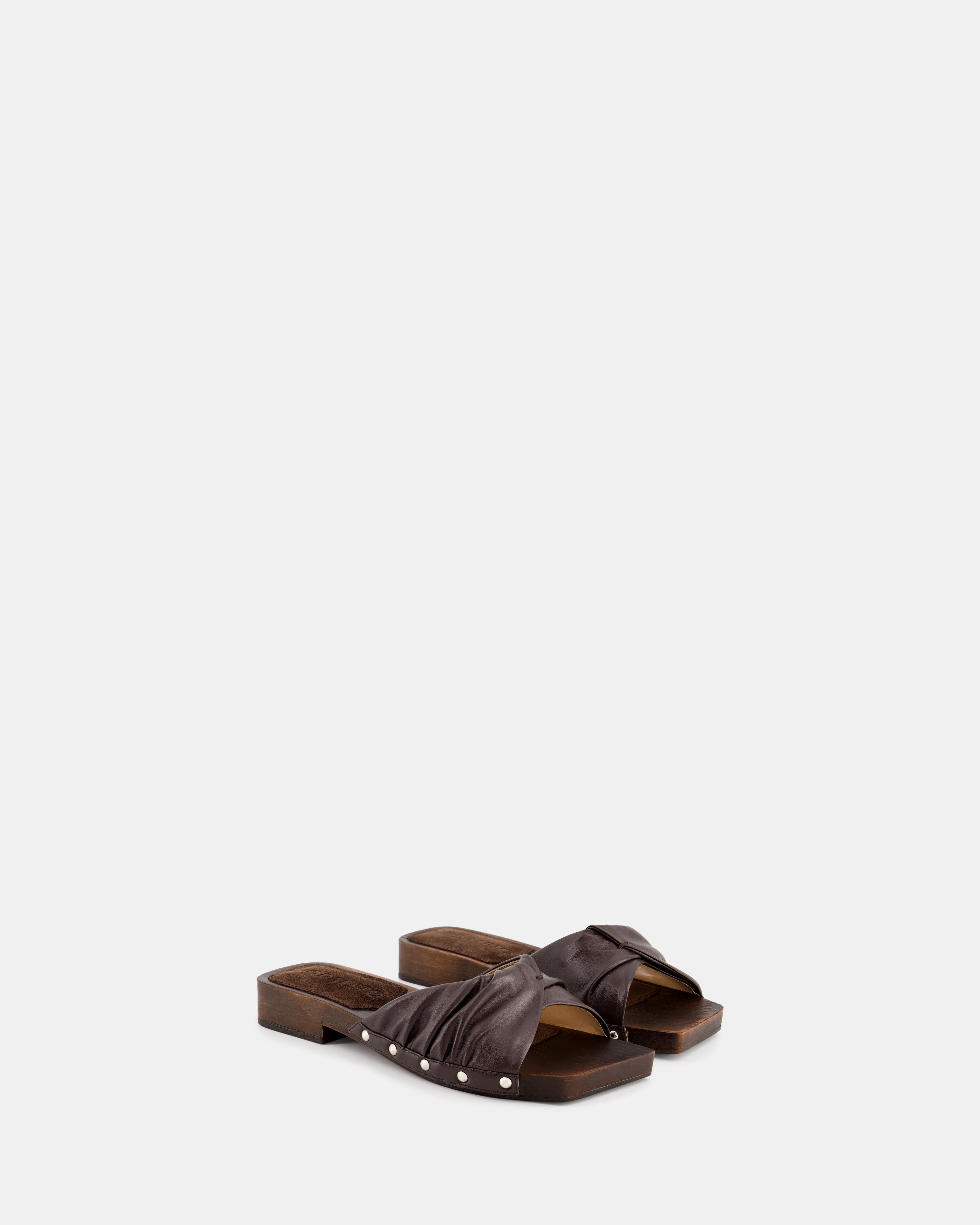 Nodaleto Bulla Mellow Flat Clog mules marron foncé cuir plat