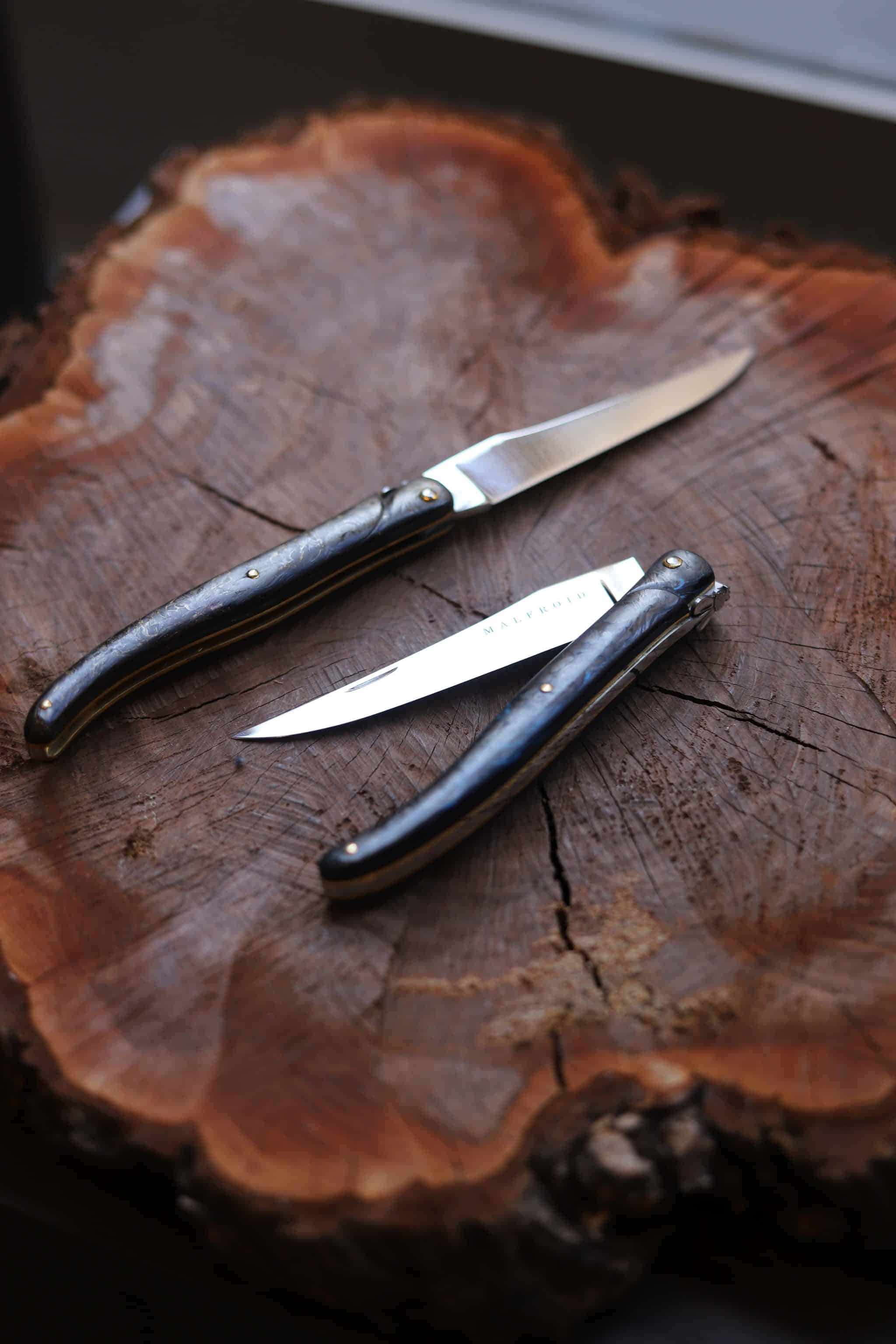 Malfroid Laguiole couteau carbone bleu traditionnel