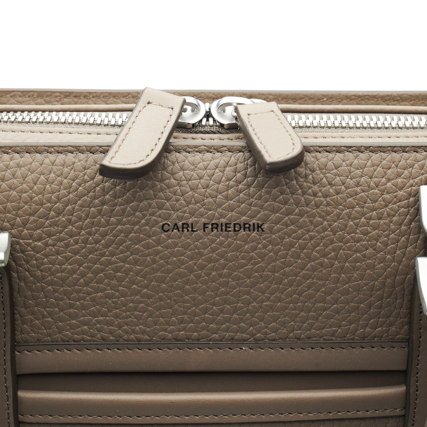 Carl Friedrik Palissy serviette cuir taupe 40,5 cm