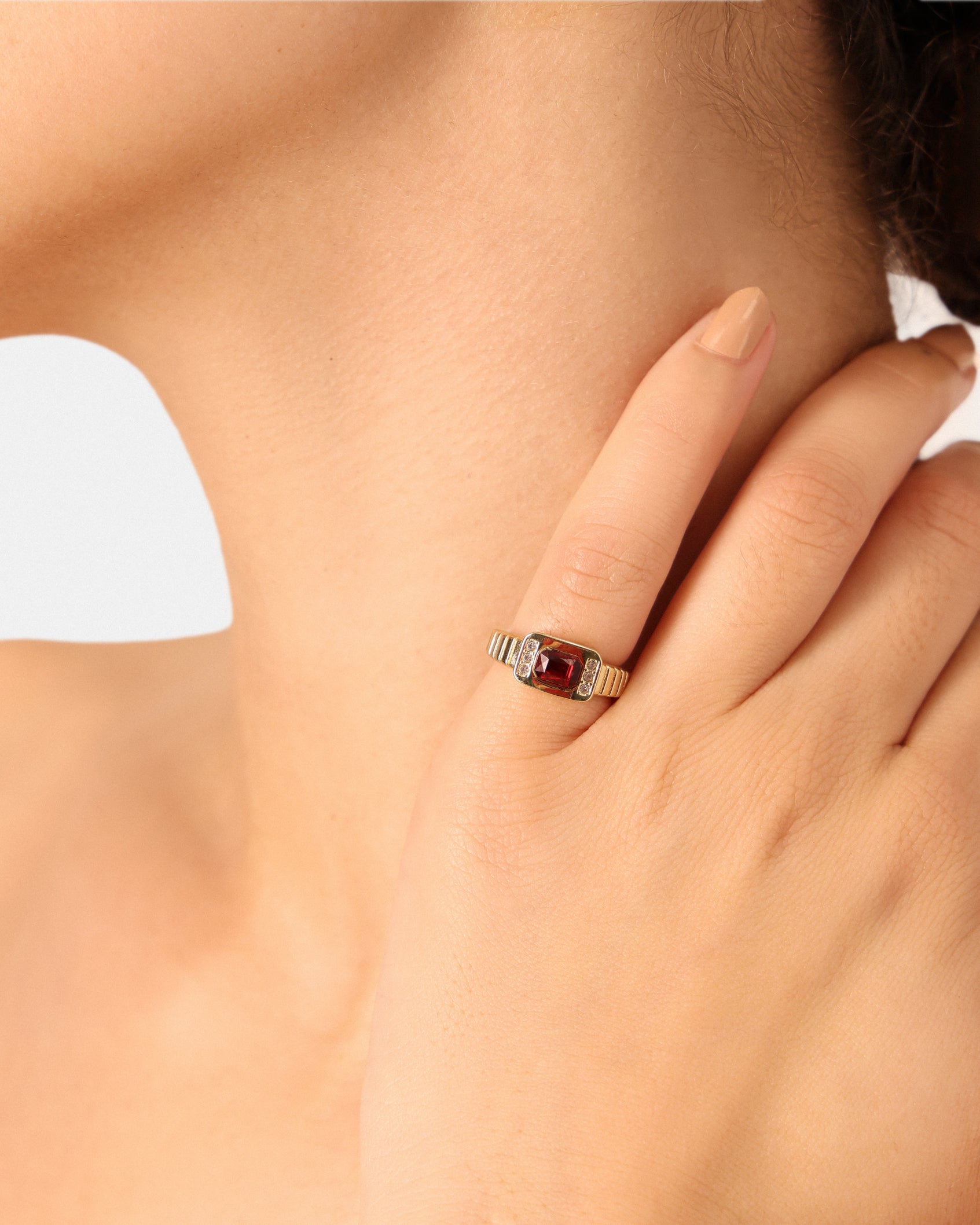Nodaleto Ruby Venice Ring bague dorée rubis