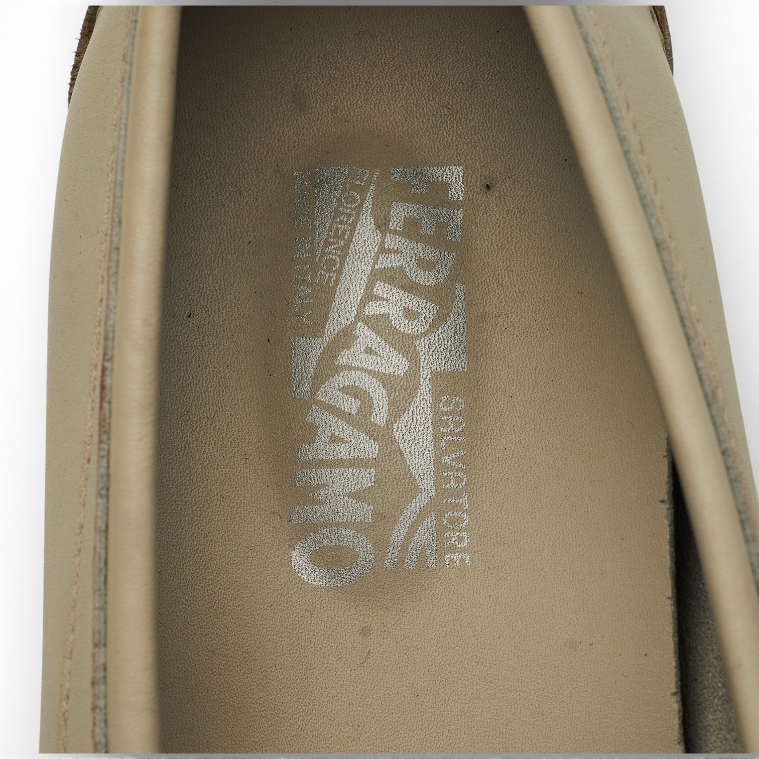 Salvatore Ferragamo Gancini mocassin cuir crème 11.5