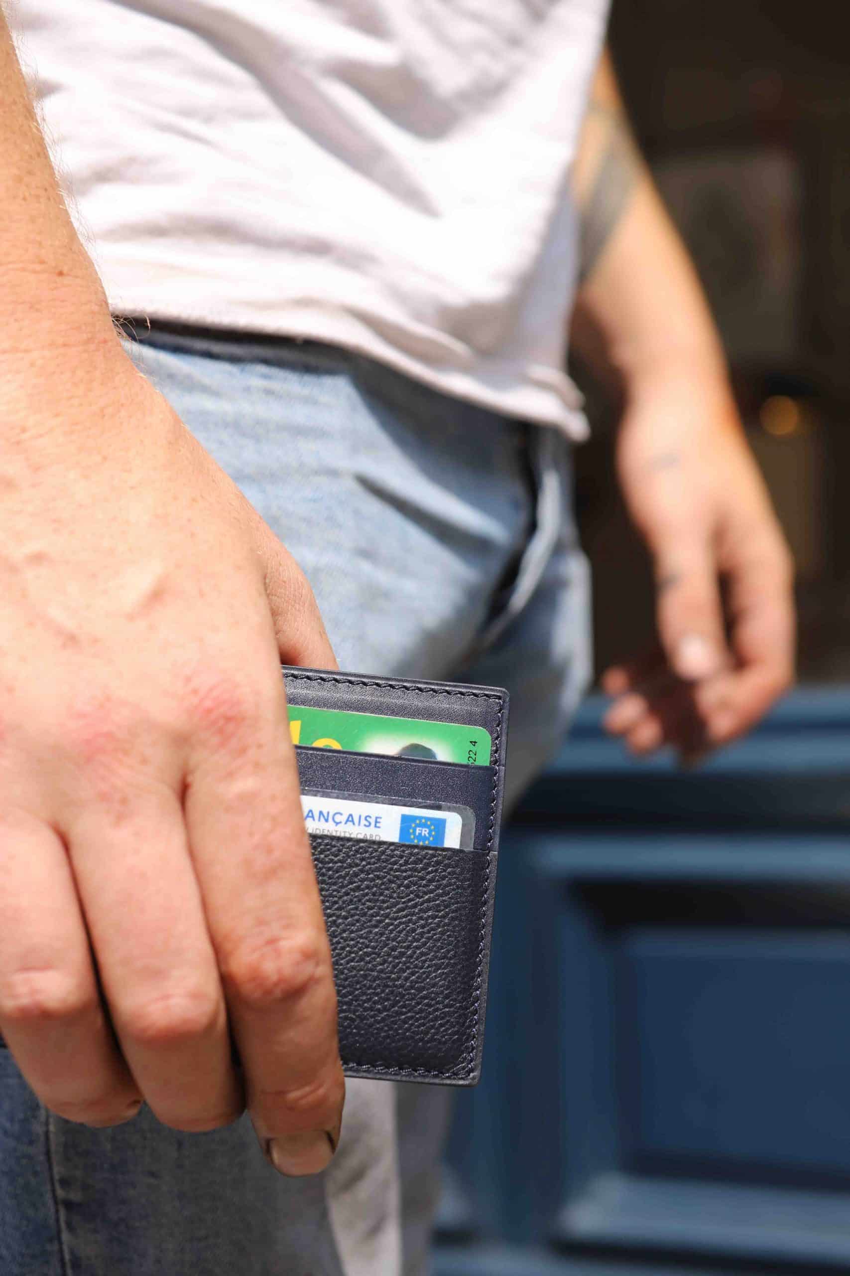Malfroid porte-cartes cuir bleu marine